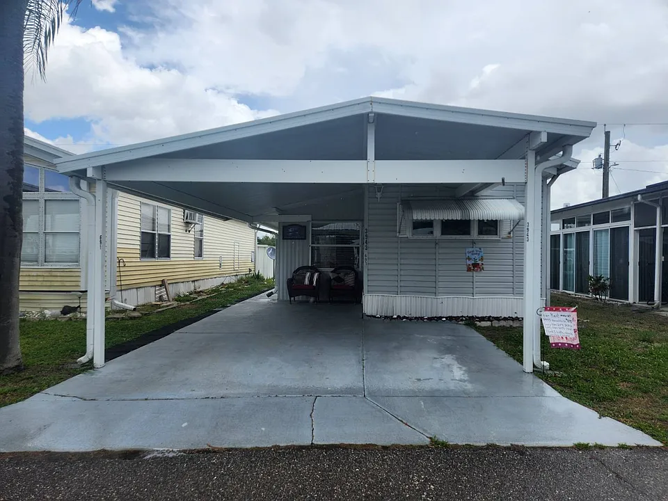 3943 Honolulu Dr