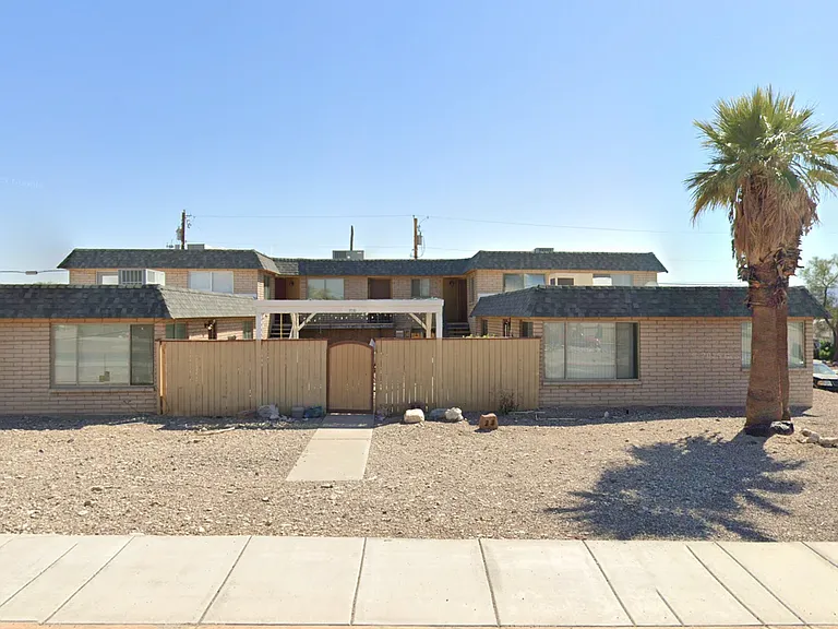 2770 McCulloch Blvd N — Photo 1