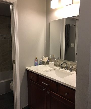 5th image of 4334 N Clarendon Ave APT 108