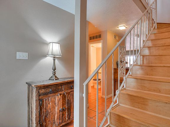 5th image of 6809 Los Trechos Ct NE