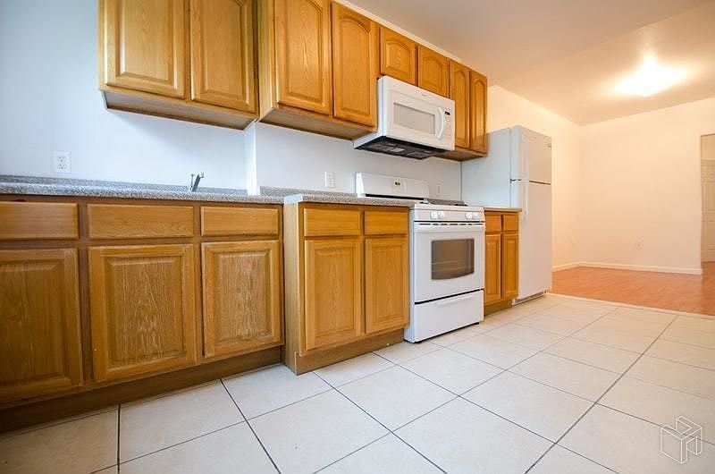 1st image of 2125 1st Ave APT 2S