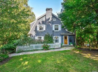 54 Brookside Dr, Manhasset, NY 11030