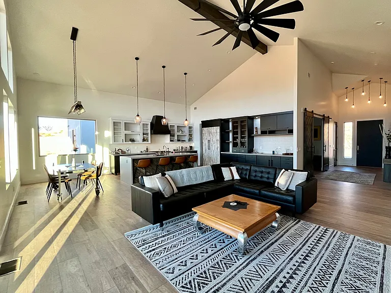 3505 W Friendly Meadow Rd — Photo 9
