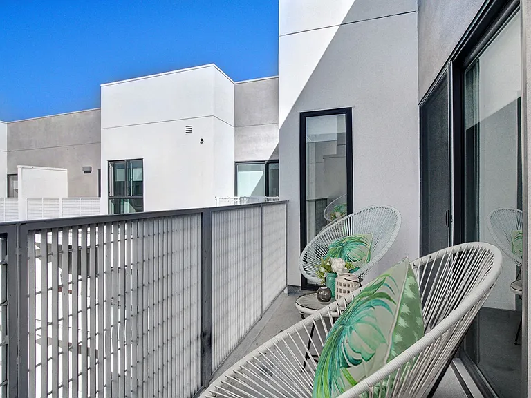 Watermark Apartments — Photo 19