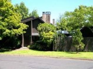 54 Westbrook Way, Eugene, OR 97405