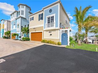 5898 Shell Cove Dr, Cape Coral, FL 33914