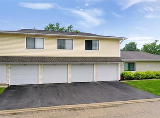 132 Windward Dr, Schaumburg, IL 60194