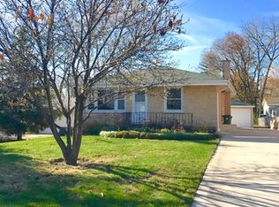 374 N Maple Ave, Wood Dale, IL