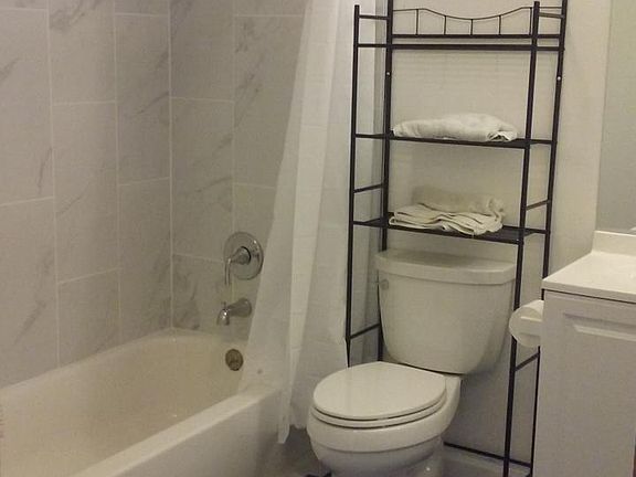 3rd image of 2890 Summerheights Dr