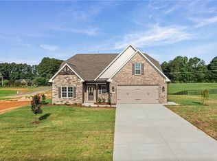 257 Sandpiper Dr, Lexington, NC 27295