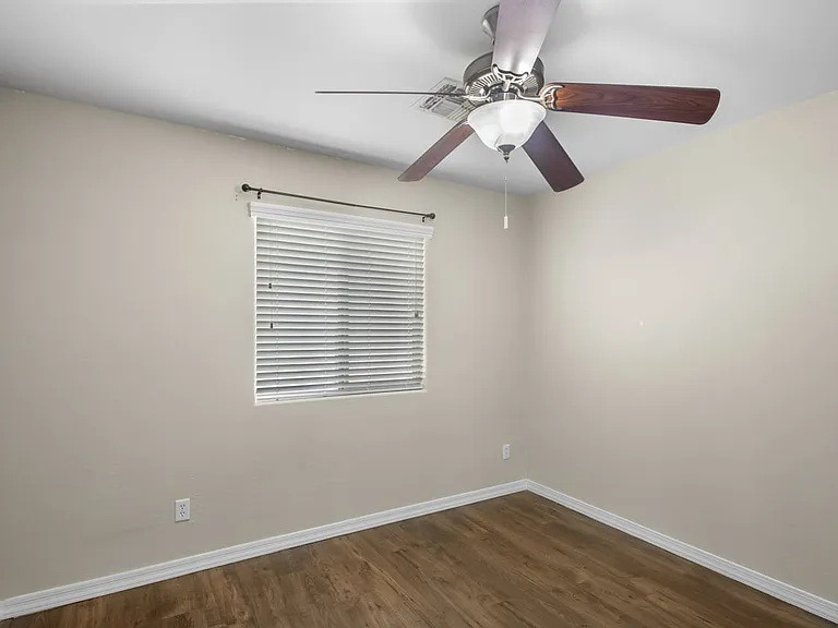 2501 S 255th Dr — Photo 19