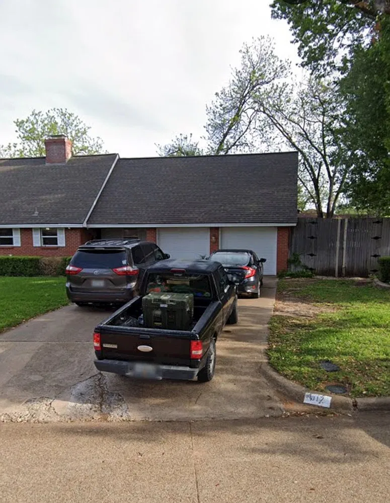 6 bed, 2900 sqft, $875 — Photo 1