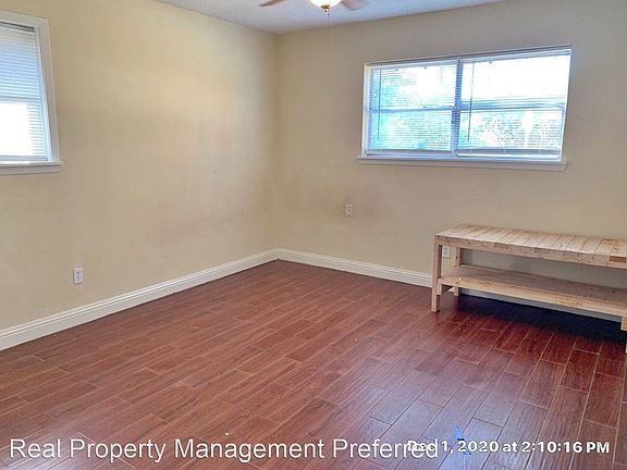 3rd image of 1910 Crestdale Dr