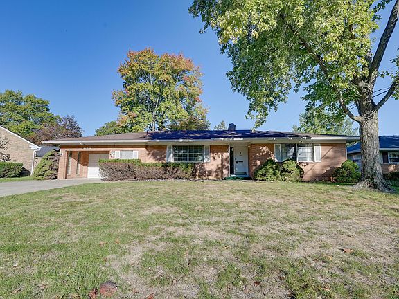 2nd image of 828 Meadowview Dr