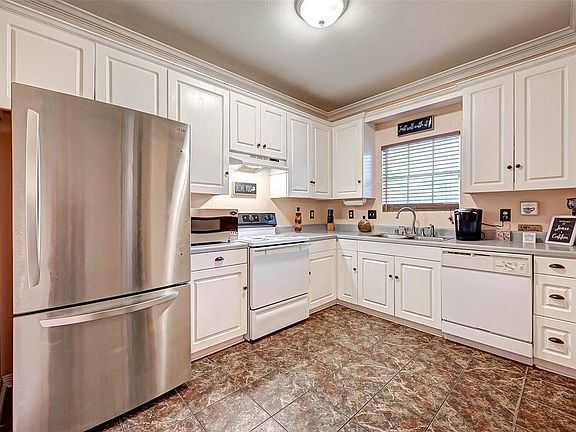 5th image of 1053 Birnham Woods Blvd