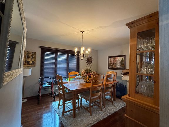 4th image of 2433 Athens Rd