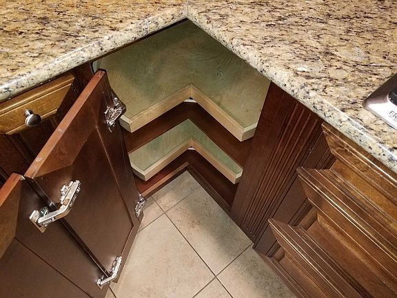 5th image of 11110 Riverside Dr #205