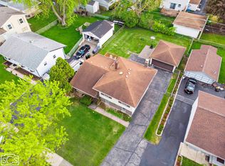 2301 Kirchoff Rd, Rolling Meadows, IL 60008