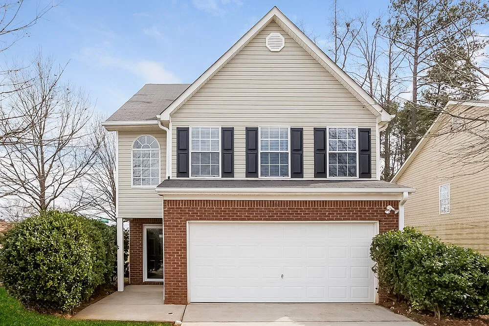 3 bed, 2.5 bath, 2014 sqft, $2,910 — Photo 1
