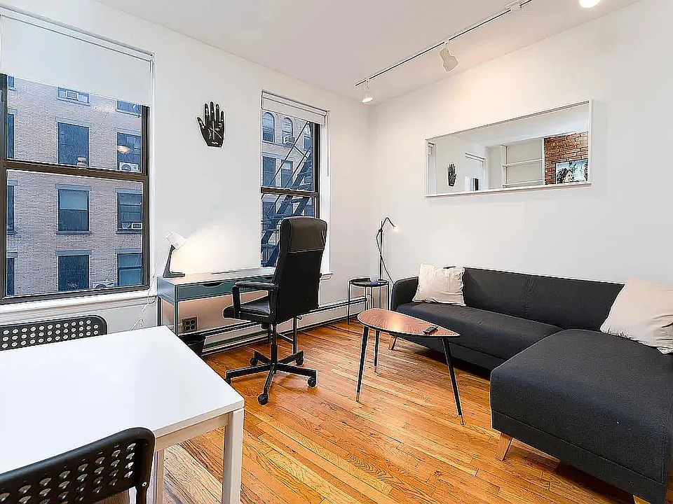 1st image of 135 W 24th St APT 3C