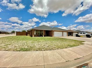 2316 Cobblestone Cir, Clovis, NM 88101