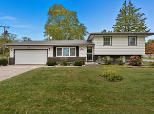 9380 Roosevelt Pl, Crown Point, IN 46307