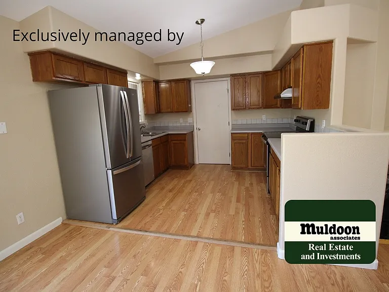 1139 E Jaroso Dr — Photo 3