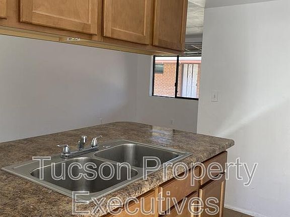 2nd image of 1646 N Beverly Ave