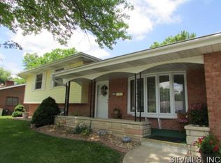 5109 Candy Ln, Alton, IL 62002