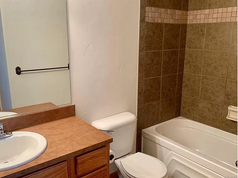 3370 Columbine Dr — Photo 16