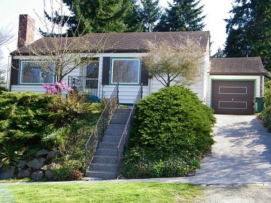 2nd image of 3261 NE 100th St
