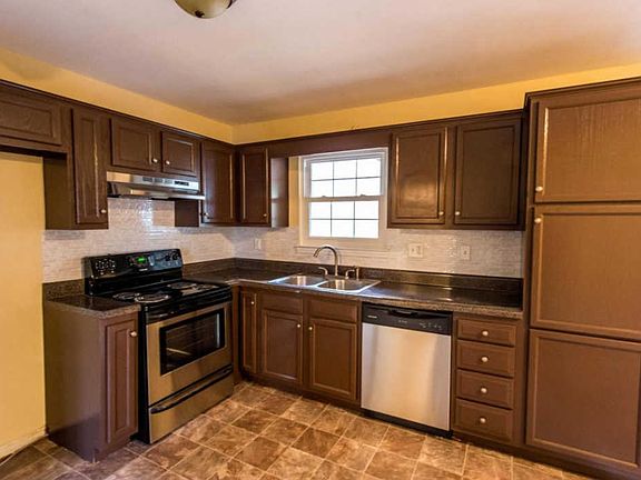 4th image of 5884 Stonewall Dr