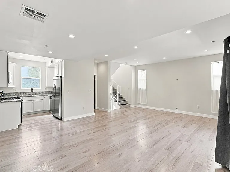 15340 Lassen St — Photo 2