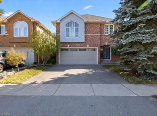 4114 Pincay Oaks Ln, Burlington, ON L7M 4L6