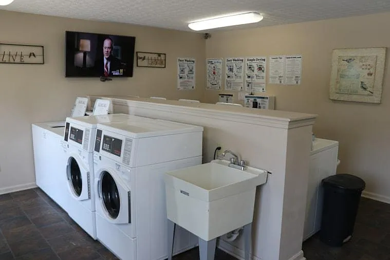 Oak Meadow Apartments — Photo 14