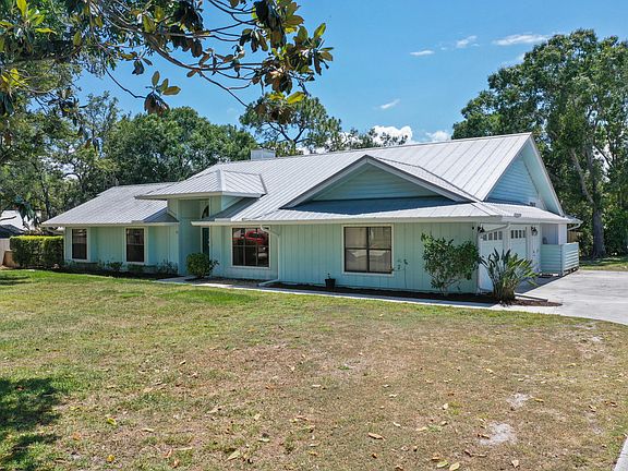 3rd image of 1146 SW Magnolia Bluff Drive