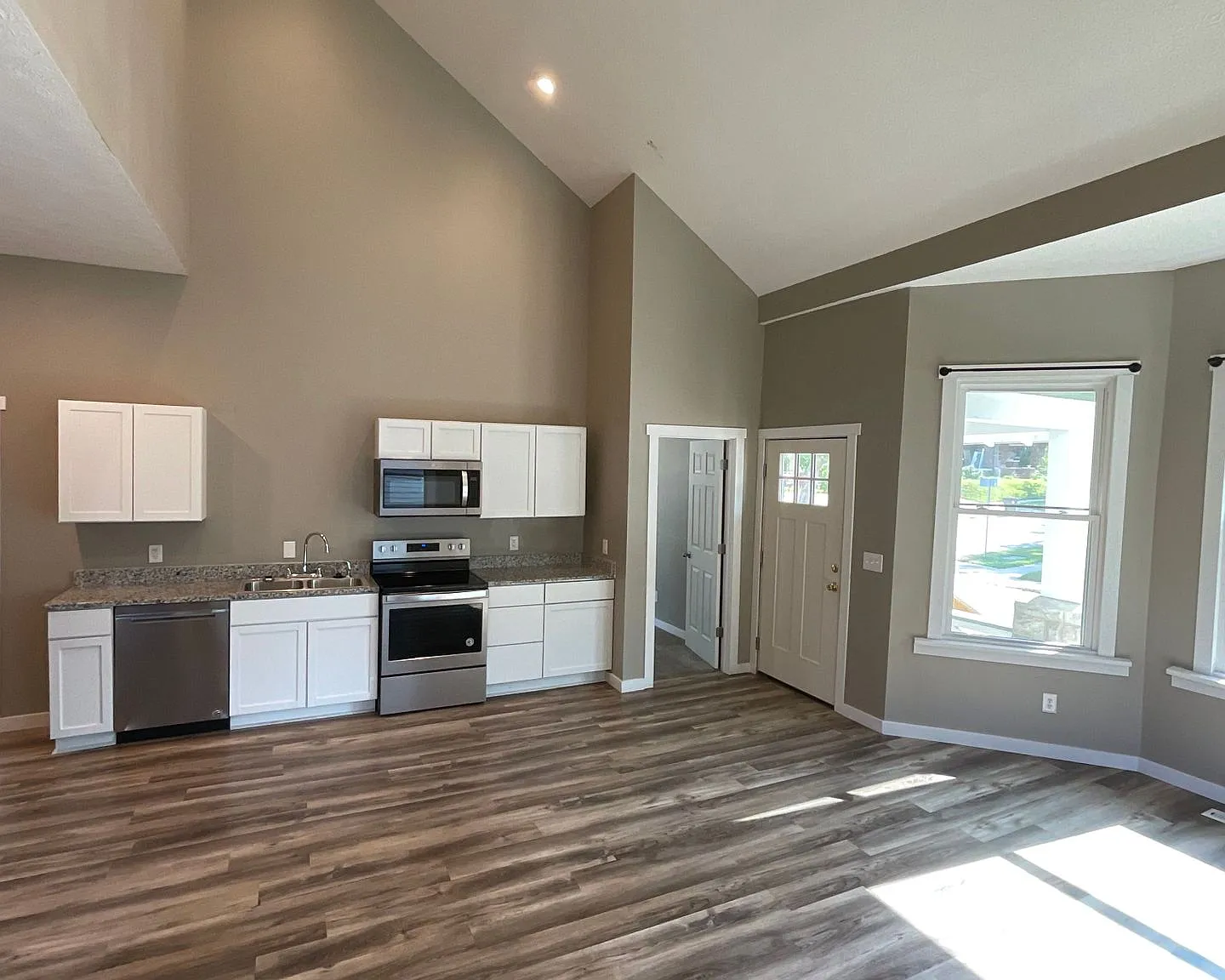 319 North Dunn Street — Photo 3