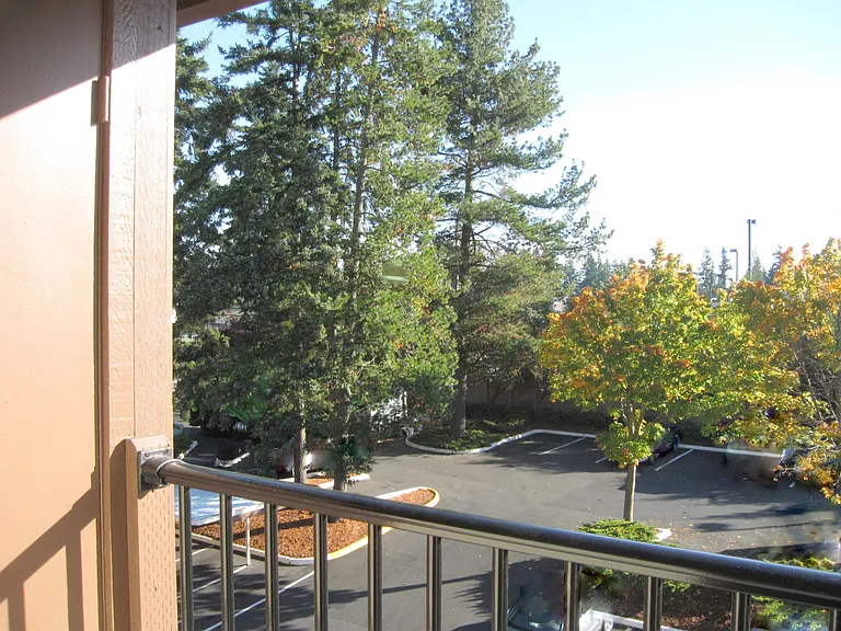 Linden Highlands — Photo 17