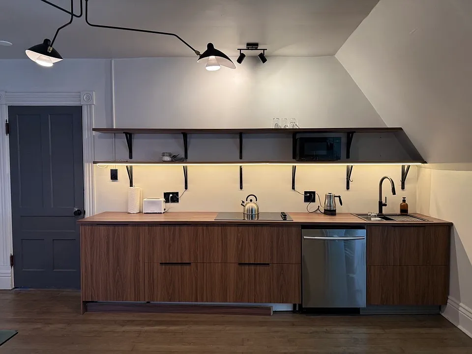 440 Ormsby Ave #3