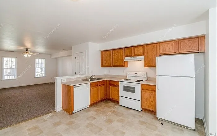 3202 1st Ave — Photo 2
