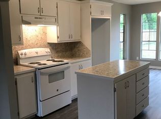 204 E Sedberry St, Jefferson, TX 75657