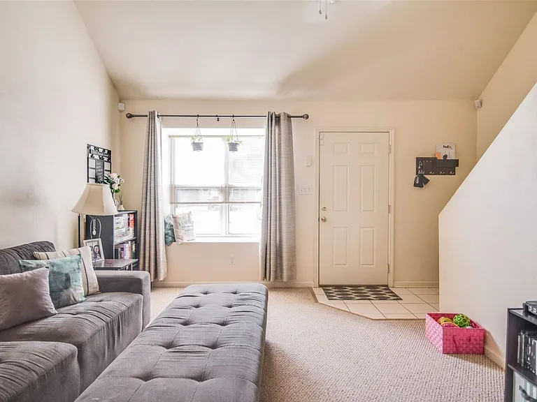 1816 Seay Ct — Photo 4