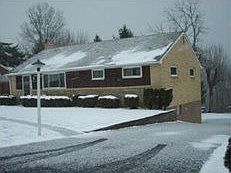 1st image of 211 S Magnolia Dr