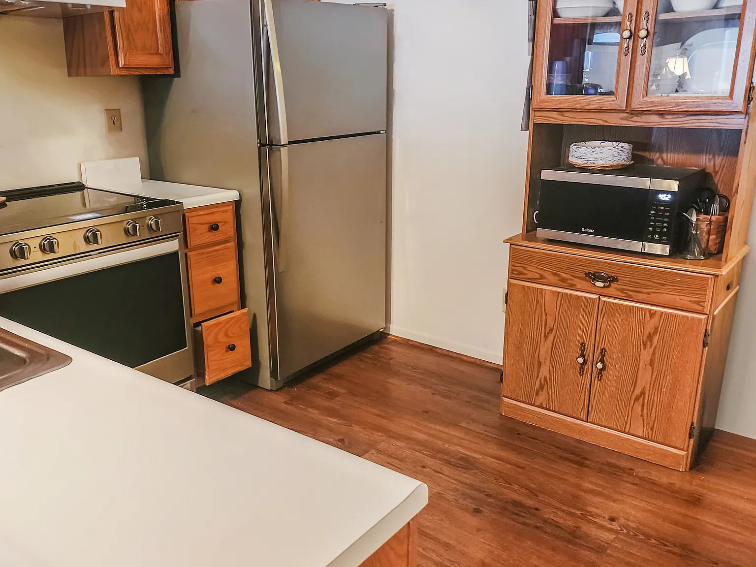 3 bed, 1234 sqft, $2,050 — Photo 4