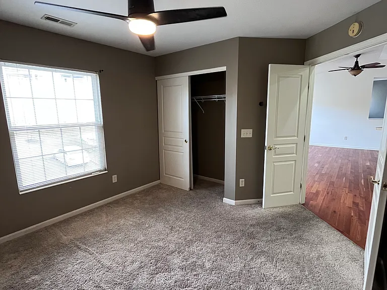 335 Skyview Ct — Photo 11