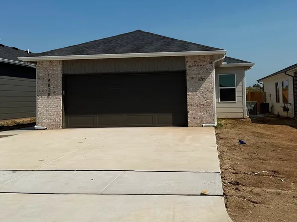 12828 E Willowgreen St, Wichita, KS 67230