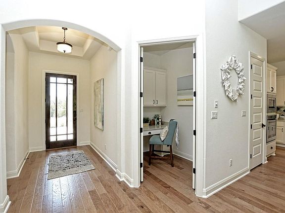5th image of 109 Loysoya St