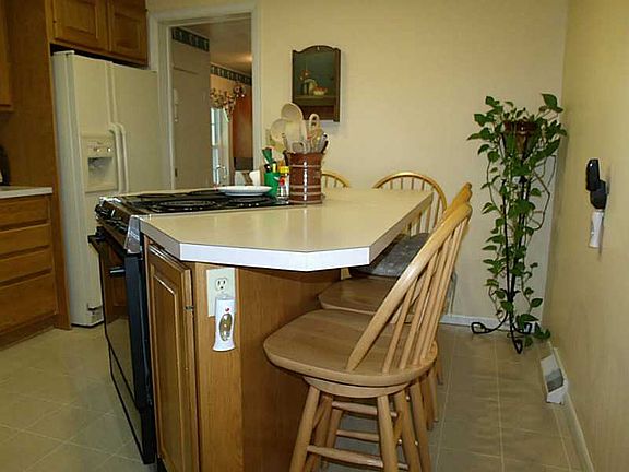 5th image of 4501 Dell Ct