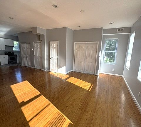 4th image of 2101 Chelsea Ter Unit 2