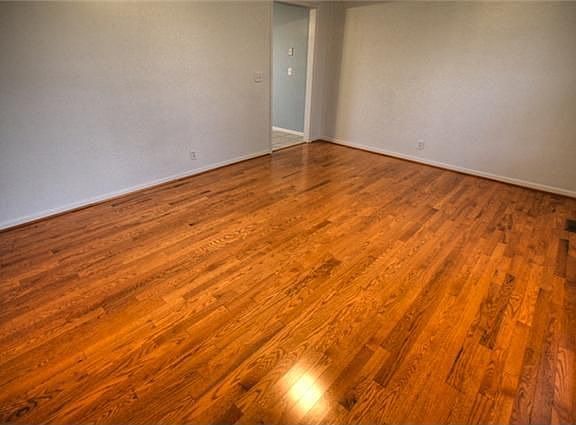 3rd image of 2526 Hillingdon Dr